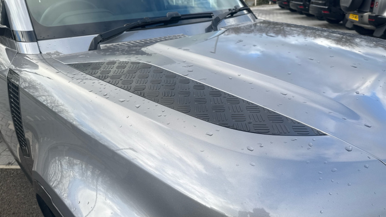 Land Rover Defender 3.0 D250 X-Dynamic SE 110 5dr Auto Diesel Estate